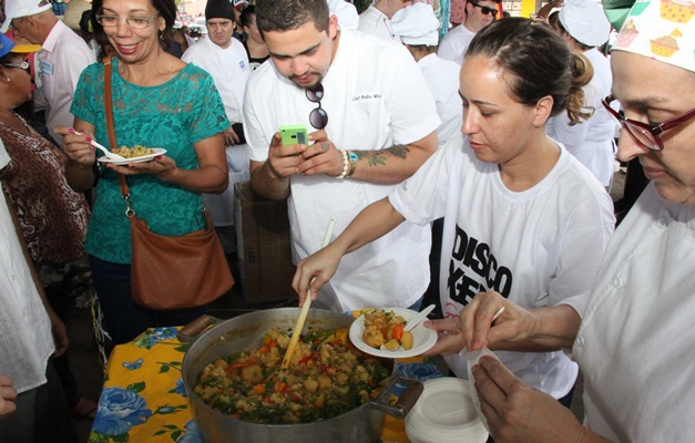 Chefs vão distribuir pratos exclusivos da xepa de feira em Goiânia