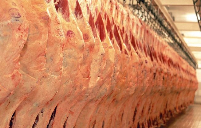 China suspende compra de carne de frigoríficos de Goiás e outros 2 Estados