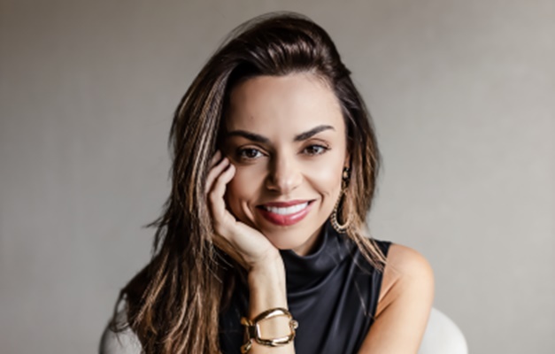Chris Taveira lança o livro “Decida Ganhar Mais” em Goiânia
