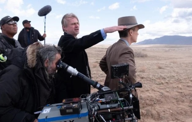 Christopher Nolan vence o Oscar de Melhor Diretor por ‘Oppenheimer’