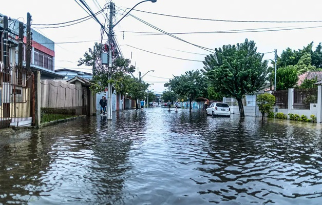 Chuvas afetam 781 mil pessoas no RS e número ultrapassa tragédia de 2023