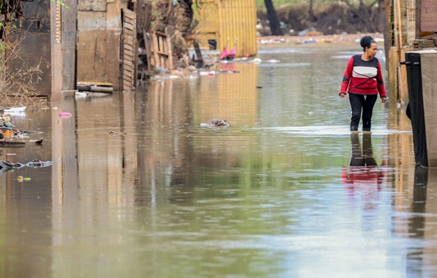Chuvas e alagamentos voltam a preocupar moradores de Porto Alegre