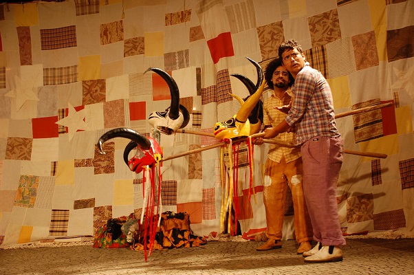 Cia. de Teatro Nu Escuro apresenta espetáculo 'Carro Caído' em Goiânia 