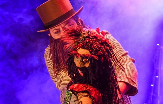 Cia de Teatro Nu Escuro apresenta o espetáculo “Barbas” em Goiânia