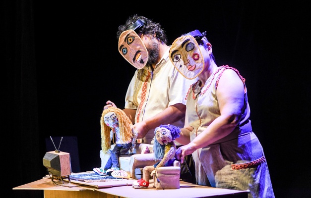 Cia Nu Escuro apresenta “Barbas” no Teatro SESC em Goiânia