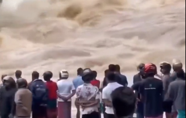 Ciclone deixa 120 mortos e 130 desaparecidos no Sri Lanka