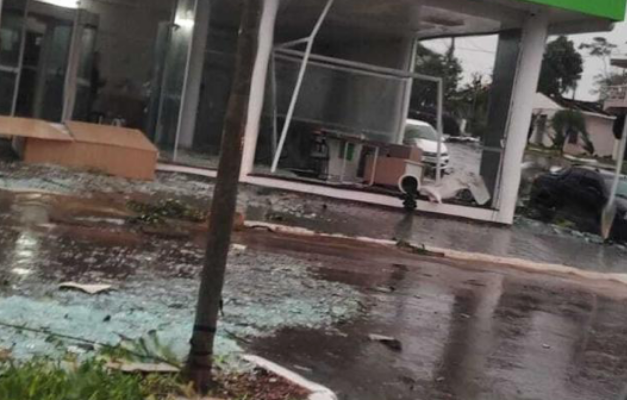 Ciclone mata um no RS, causa estragos e leva ventania e chuva a vários pontos do  Brasil