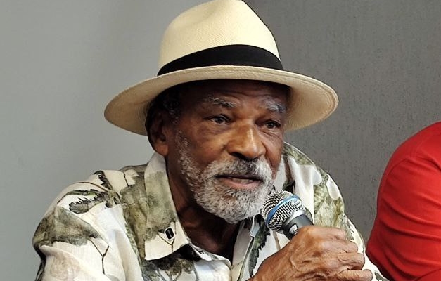 Cinema é uma “luz para a escuridão” diz Antônio Pitanga em Goiânia