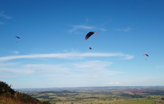 Circuito Centro-Oeste de Parapente movimenta turismo em Jandaia e região