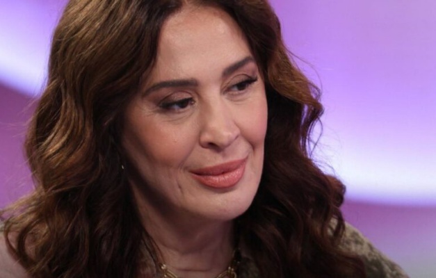 Claudia Raia fratura tornozelo durante apresentação em Goiânia