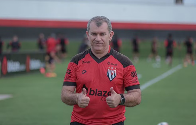 Claudio Tencati deixa o comando técnico do Atlético Goianiense