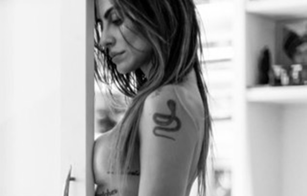 Cleo Pires faz topless para projeto de imagens de mulheres sem Photoshop
