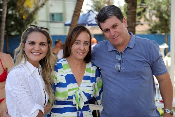 Clube Social Feminino celebra 75 anos com festa animada, em Goiânia 