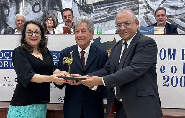 Coelho Vaz mostra que Bernardo Élis muito contribuiu com a poesia moderna