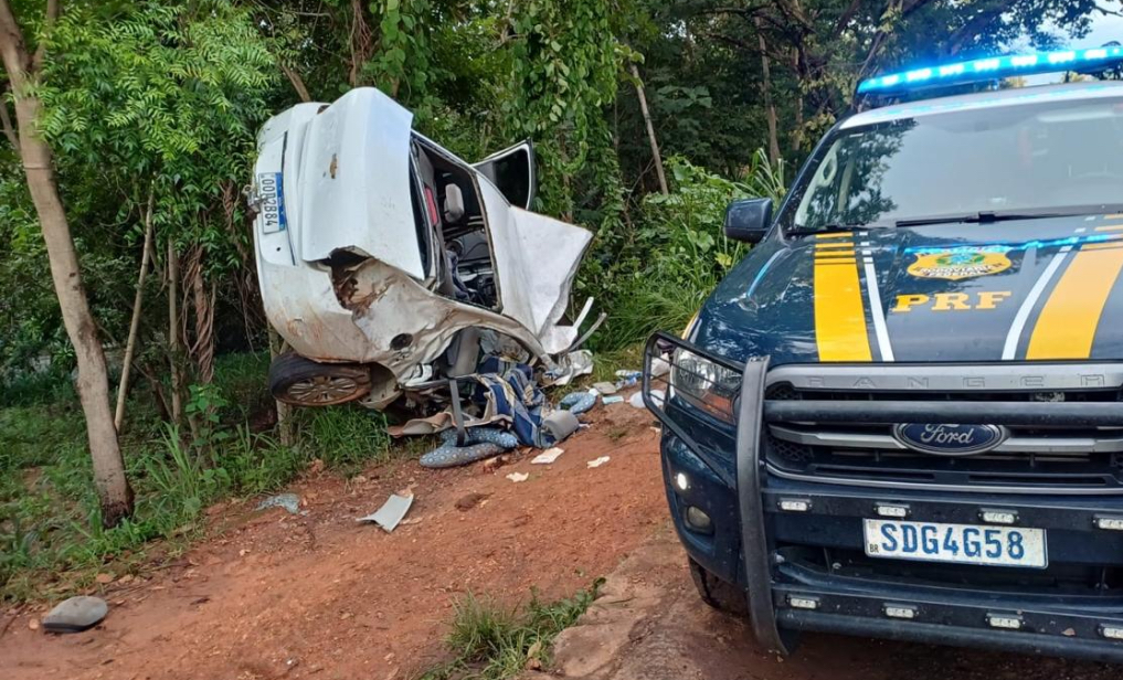 Colisão entre carro e caminhão em Jussara deixa uma pessoa morta e 3 feridas