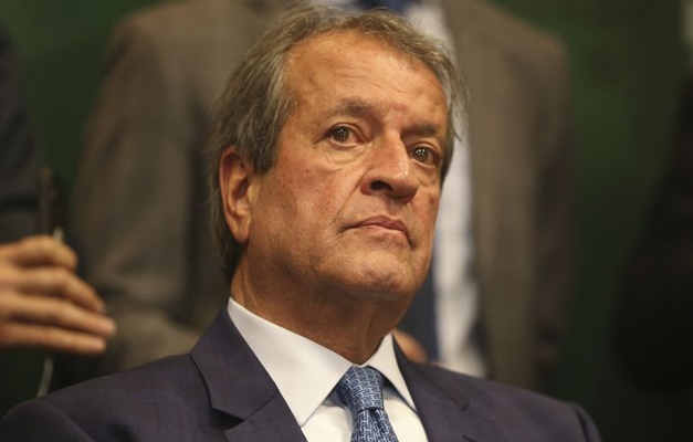 Com 99 deputados e 12 senadores, PL decide votar contra MP dos ministérios