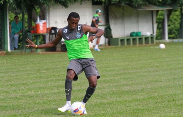 Com a saída de Bruno Henrique e Erik, Goiás aposta em atacante de 19 anos