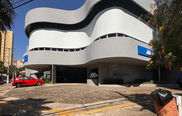 Com arquitetura fluida, prédio no Centro de Goiânia retrata modernismo