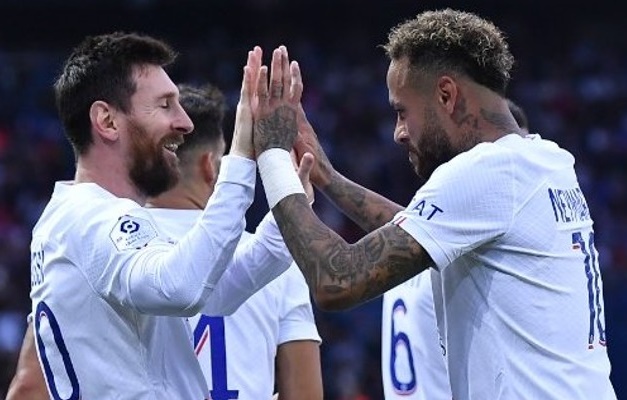 Com brilho de Messi, Neymar e Mbappé, PSG vence Troyes e lidera o Francês
