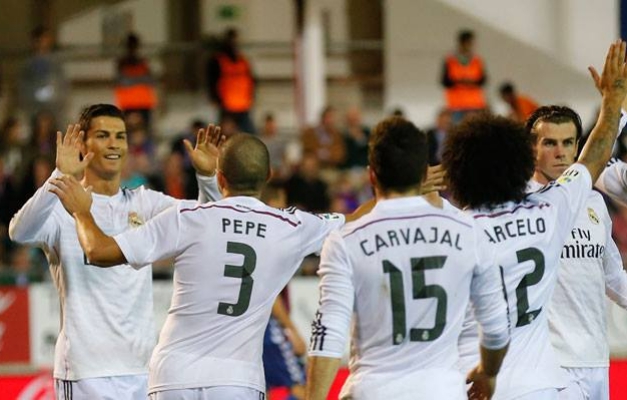 Com dois de Cristiano Ronaldo, Real Madrid goleia Eibar fora
