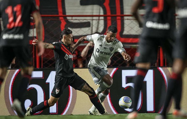 Com gol de Janderson, Dragão bate Atlético-MG no Antônio Accioly, em Goiânia