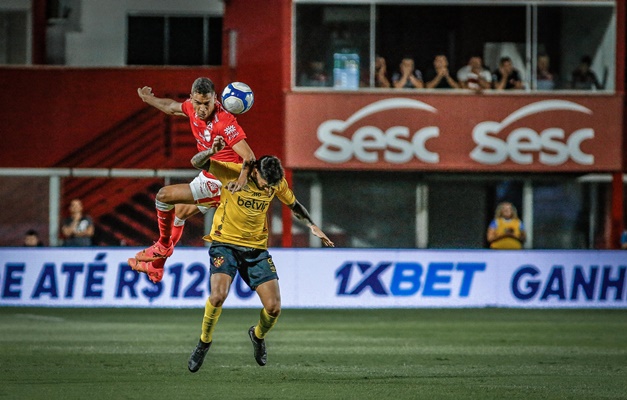 Com gols de Rhuan e Emerson Urso, Vila bate o Sport no OBA, em Goiânia