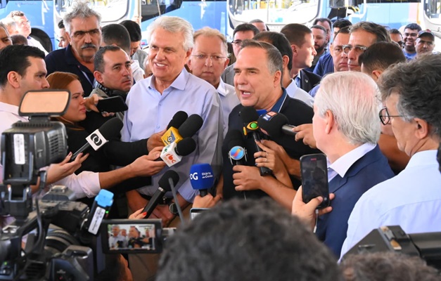 Com novos ônibus, Mabel volta a prometer mais fluidez no trânsito de Goiânia