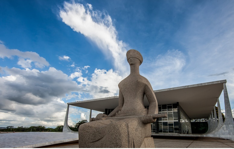 Com voto de Zanin, STF forma maioria para manter prisão preventiva de Bolsonaro