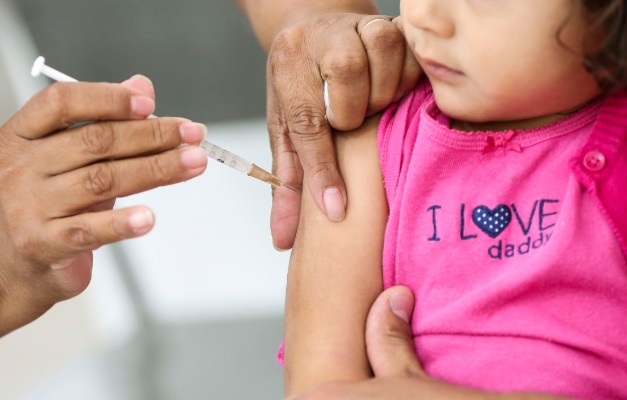 Começa vacinação contra o sarampo para crianças menores de um ano 