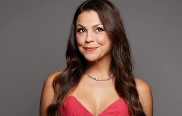 Comediante Bruna Louise abre segunda sessão extra em Goiânia