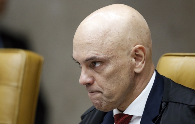 Comissão da Câmara nos EUA aprova projeto criado para barrar entrada de Moraes