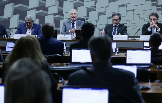 Comissão do Senado aprova projeto que isenta de IR salários até R$ 5 mil