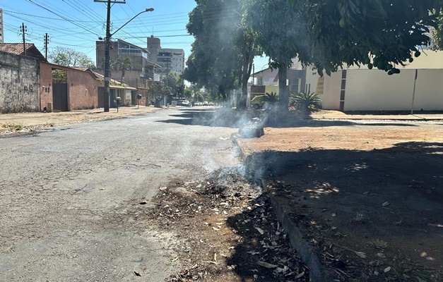 Comurg alerta sobre riscos de queimadas em resíduos acumulados em calçadas