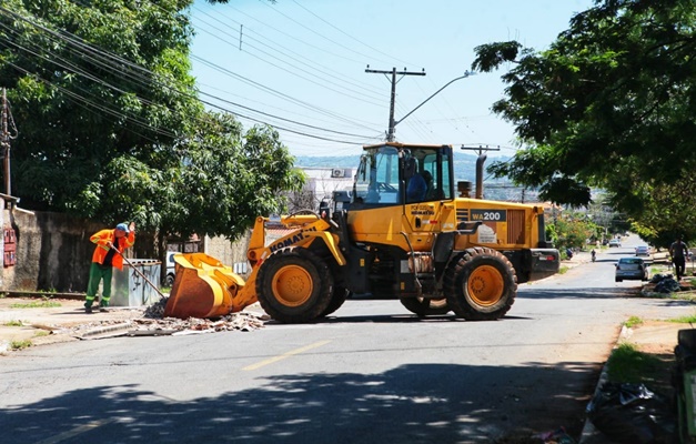 Comurg remove entulhos de 50 bairros de Goiânia nesta terça-feira (27/12)