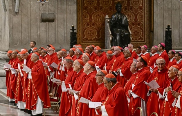 Conclave é iniciado: Saiba tudo sobre a eleição do novo papa