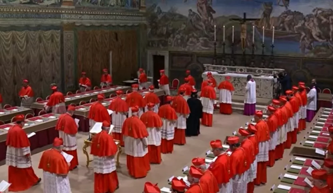 Conclave entra no segundo dia de votação para eleger novo papa