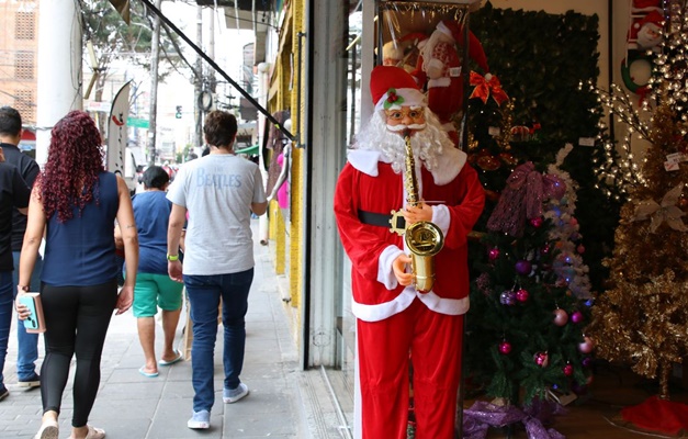 Confira dicas de como evitar golpes na hora de comprar presentes de Natal 