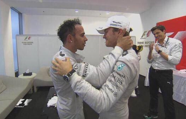 Conformado, Rosberg diz que Hamilton mereceu título
