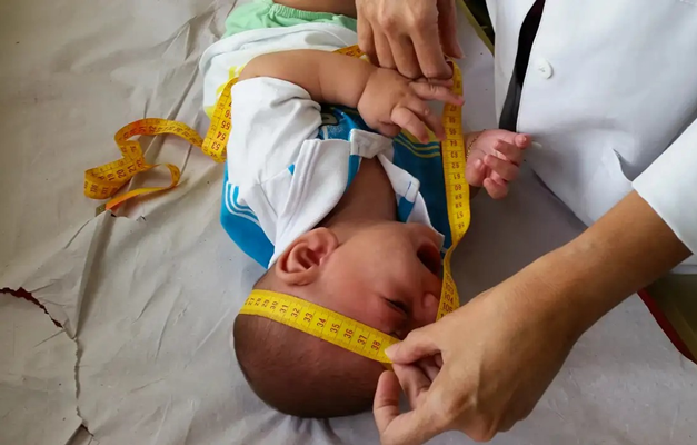 Congresso derruba veto e retoma pensão vitalícia para vítimas da zika