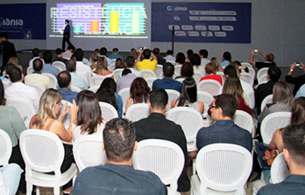 Congresso internacional reúne especialistas em odontologia em Goiânia 