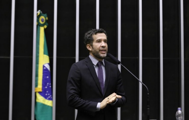 Conselho de Ética da Câmara aprova suspensão de André Janones por 3 meses