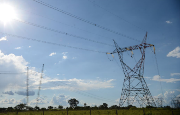 Conta de luz deve subir, em média, 5,6% em 2024, projeta Aneel