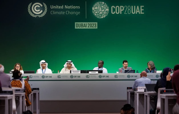 COP28 começa com doações de países ricos para fundo de ações contra desastres climáticos