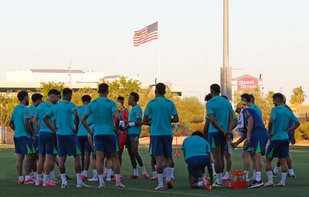 Copa América: Brasil enfrenta Uruguai em busca de vaga nas semifinais