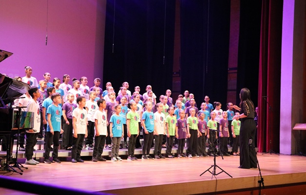 Coral Vozes em Canto apresenta cantata “Natal Brasileiro” em Goiânia 