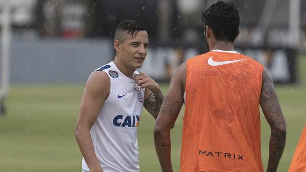 Corinthians acerta a renovação de contrato com Arana, Maycon, Marciel e Caíque