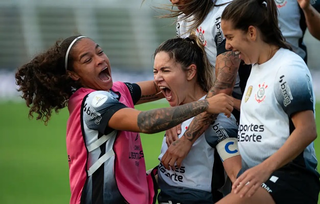 Corinthians derrota Boca e chega à final da Libertadores Feminina