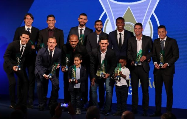 Corinthians domina prêmio dos melhores do Brasileirão 2017