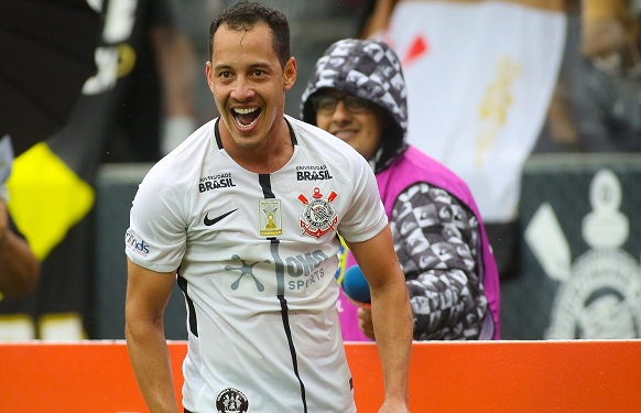 Corinthians vence o Fluminense com dois gols de Rodriguinho pelo Brasileirão