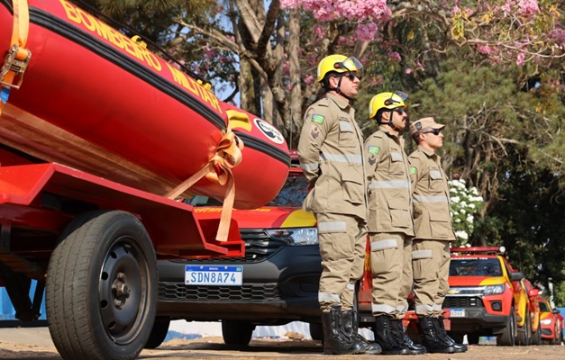 Corpo de Bombeiros de Goiás recebe dez novas viaturas de resgate